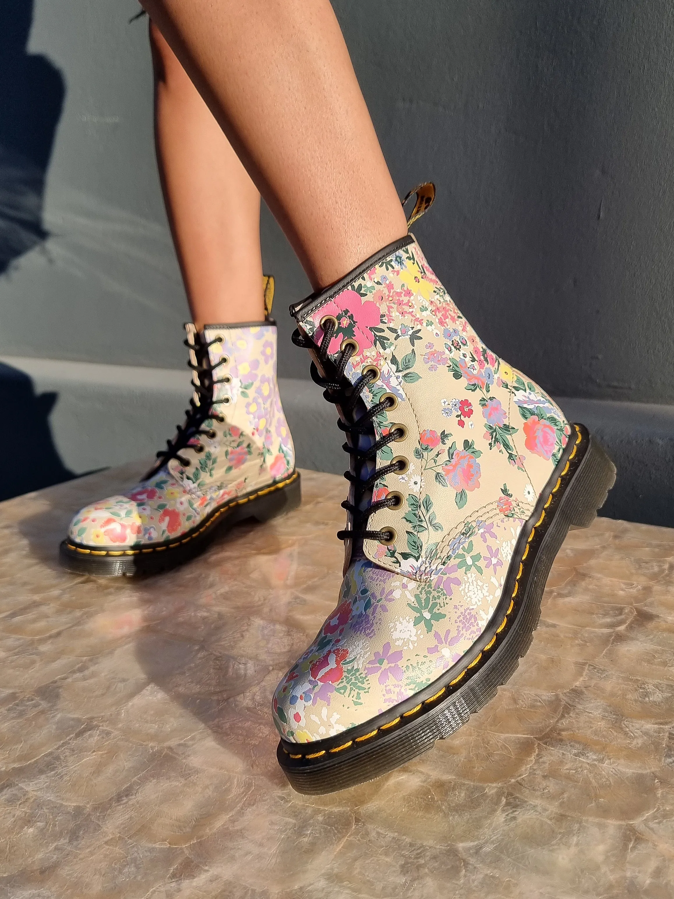 DR. MARTENS 1460 FLORAL MASH-UP CREAM