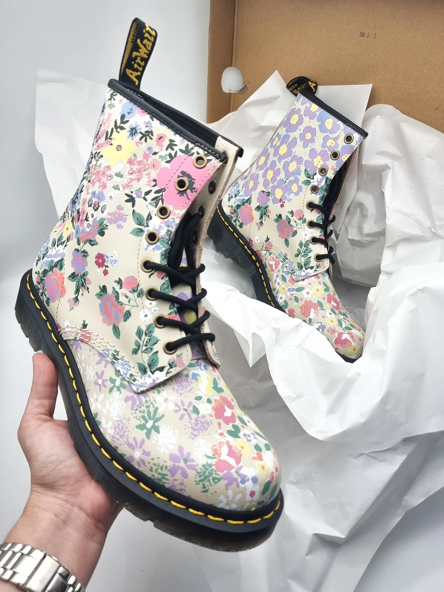 DR. MARTENS 1460 FLORAL MASH-UP CREAM